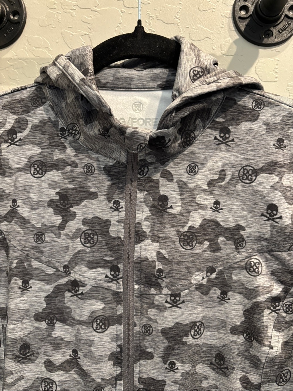 G/FORE Women’s Gray Skull Camo Hooded Zip Jacket
